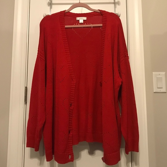 ❤C&B long sleeve v-neck buttonup red cardigan with perforated heart pattern (2X) - Picture 3 of 16